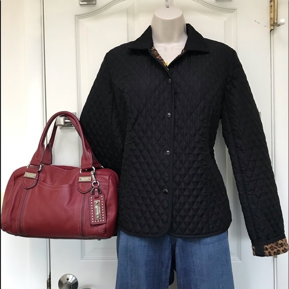 - 🍁Quilted black jacket with animal print lining - Picture 2 of 8